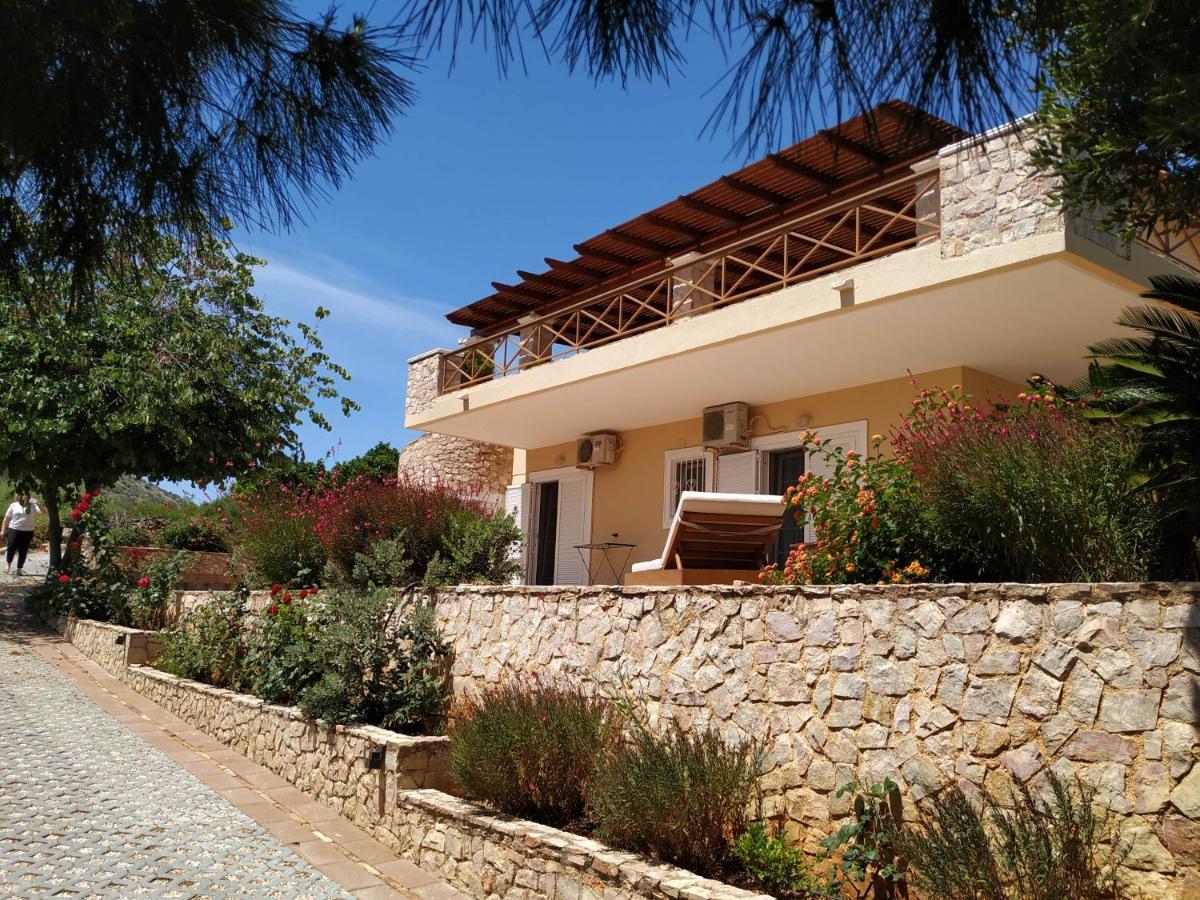 Villa Vena Palaia Fokaia Bagian luar foto